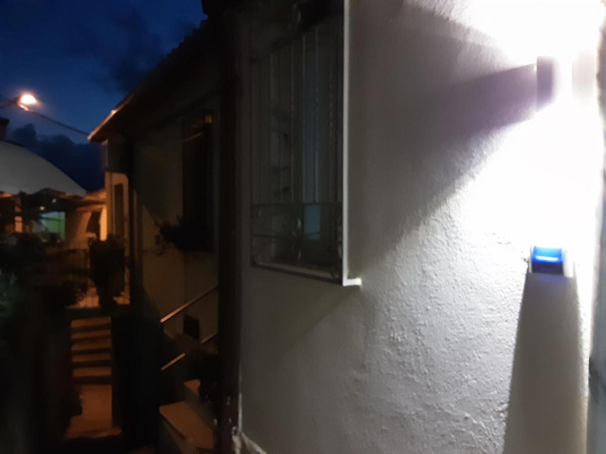 "Lo Studiolo" Apartment Pizzo Kültér fotó