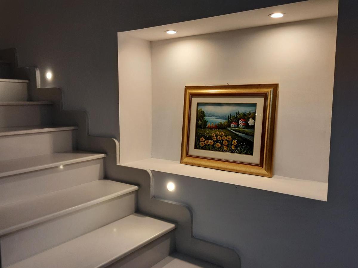 "Lo Studiolo" Apartment Pizzo Kültér fotó