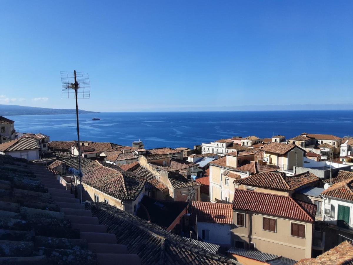 "Lo Studiolo" Apartment Pizzo Kültér fotó