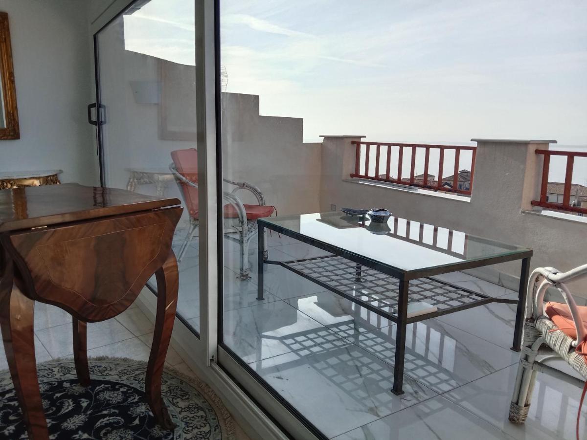 "Lo Studiolo" Apartment Pizzo Kültér fotó