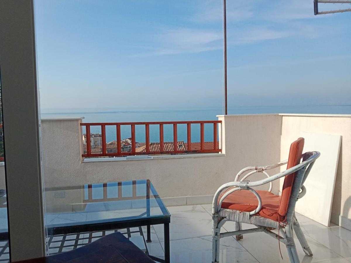 "Lo Studiolo" Apartment Pizzo Kültér fotó