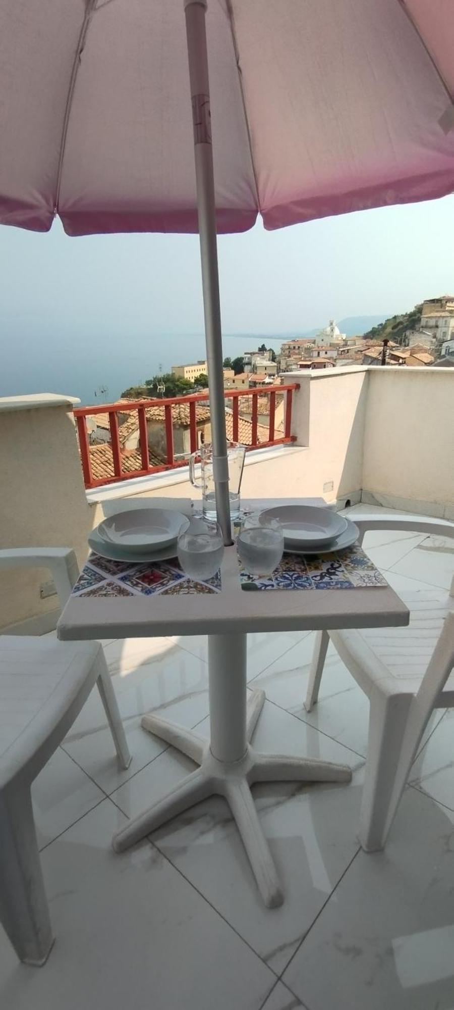 "Lo Studiolo" Apartment Pizzo Kültér fotó