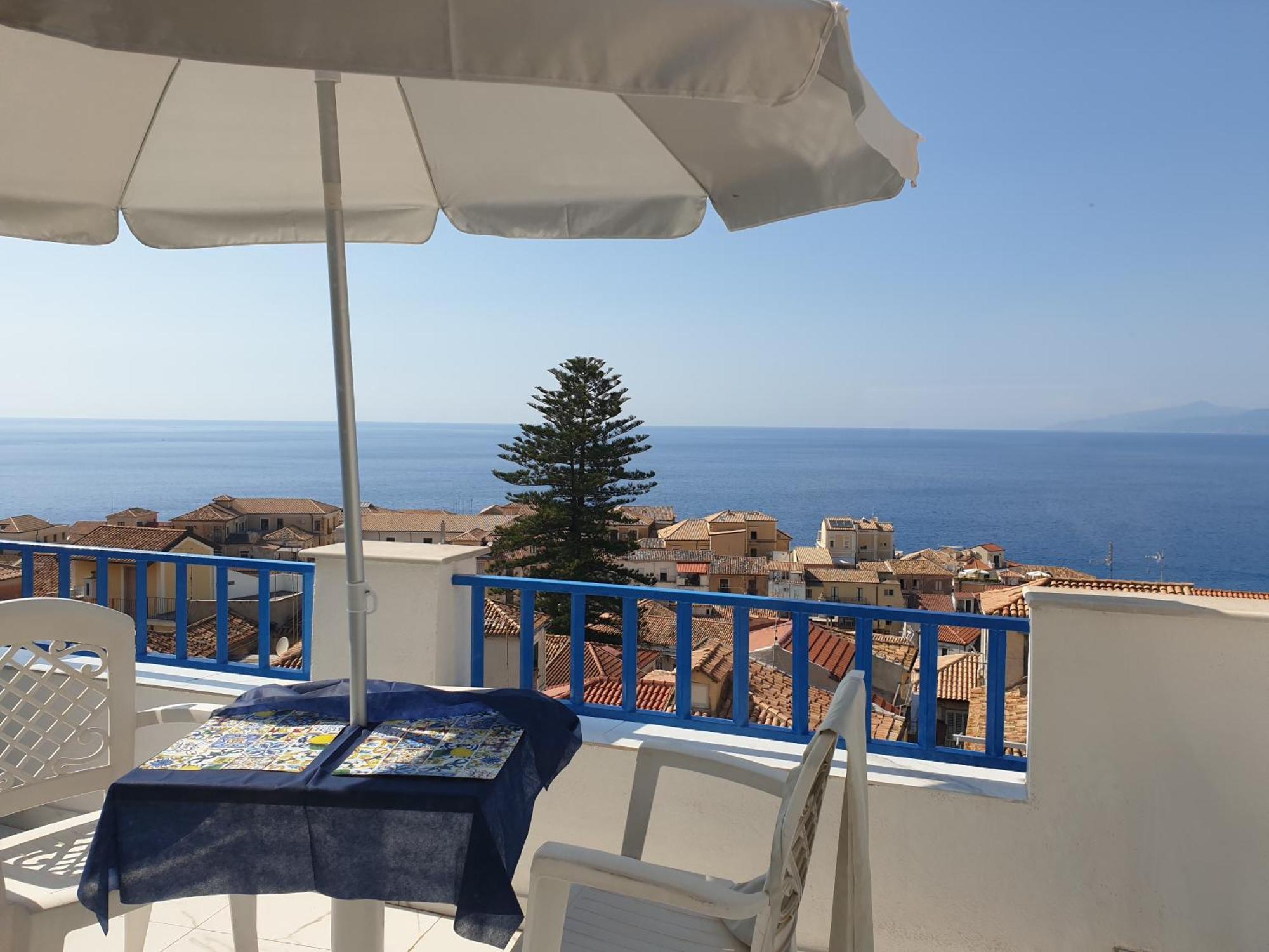 "Lo Studiolo" Apartment Pizzo Kültér fotó